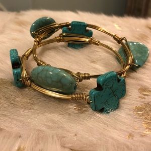Jewelry - Turquoise and gold bangle bracelets. Set of 2. Jewelry - Turquoise and gold bangle bracelets. Set of 2.